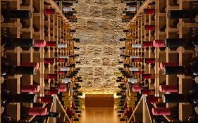 10Gr Boutique Hotel & Wine Bar